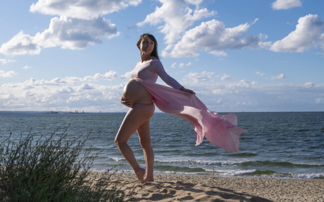 Sesja ciążowa na plaży